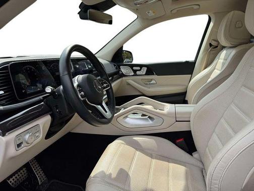 Cirrus Silver Metallic 2023 Mercedes-Benz GLS 580 Base 4MATIC