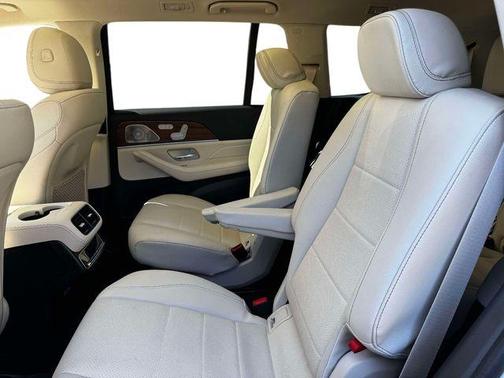 White 2022 Mercedes-Benz GLS 450 4MATIC