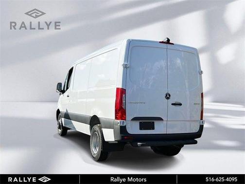 2025 Mercedes-Benz Sprinter 3500 144 WB Standard Roof Cargo
