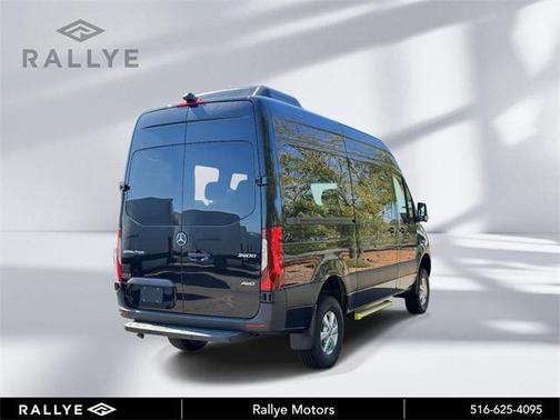 2025 Mercedes-Benz Sprinter 2500 144 WB Standard Roof Passenger
