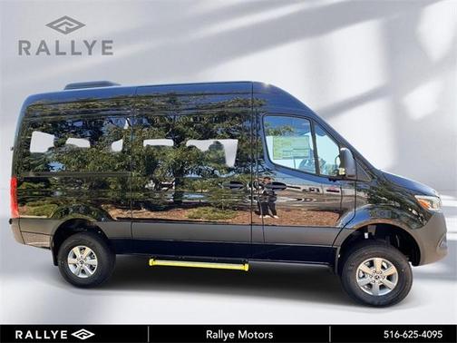 2025 Mercedes-Benz Sprinter 2500 144 WB Standard Roof Passenger