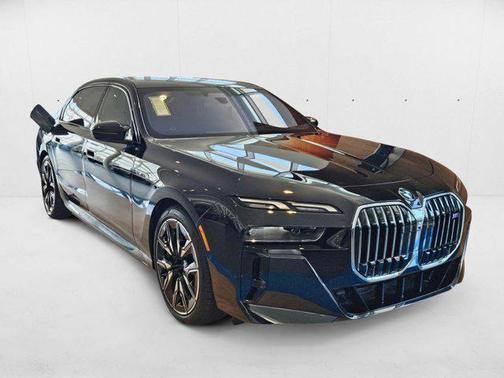 Black Sapphire Metallic 2025 BMW i7 M70