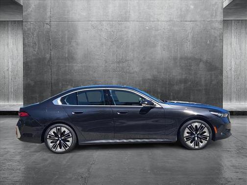 2024 BMW 540 i xDrive