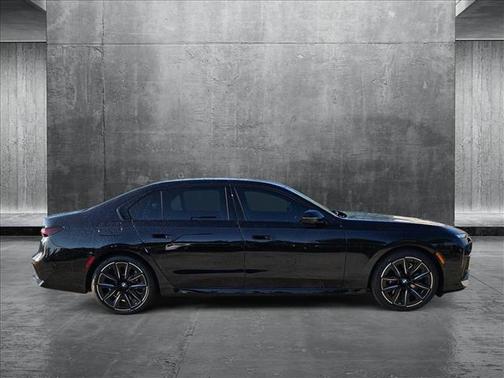 2025 BMW 760 i xDrive