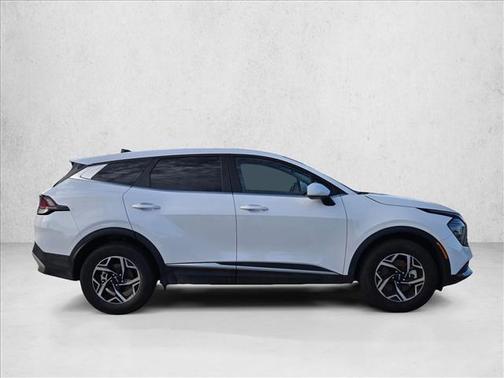 Glacial White Pearl 2025 Kia Sportage LX