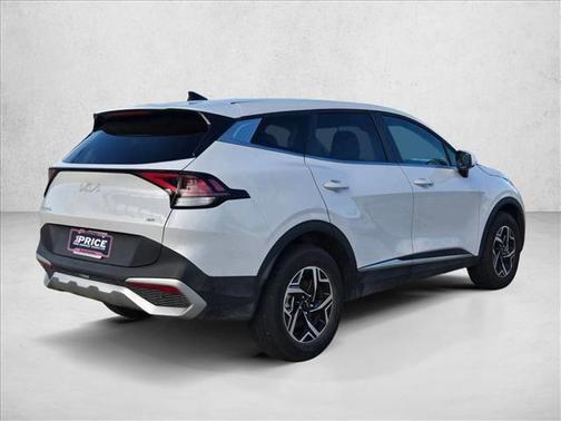Glacial White Pearl 2025 Kia Sportage LX