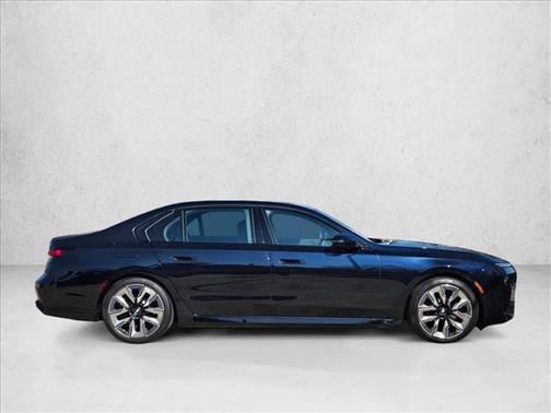 2025 BMW 760 xDrive