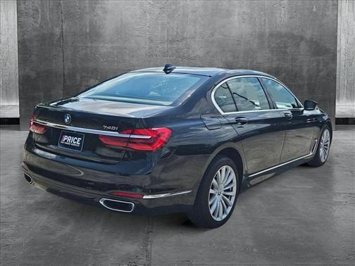 2017 BMW 740 740i
