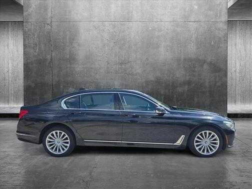 2017 BMW 740 740i