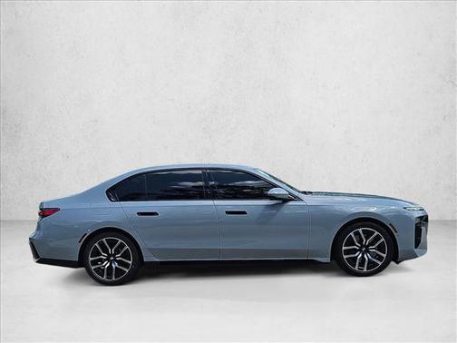 Brooklyn Gray Meta 2024 BMW 740 xDrive