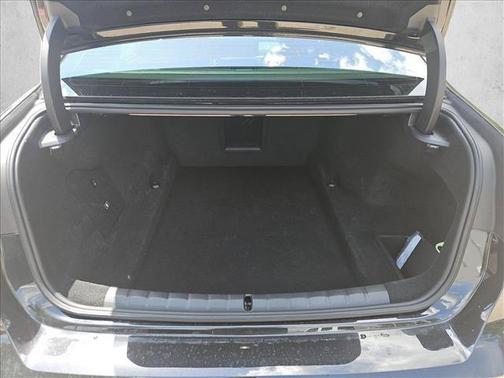 Black Sapphire Metallic 2024 BMW 750e i xDrive