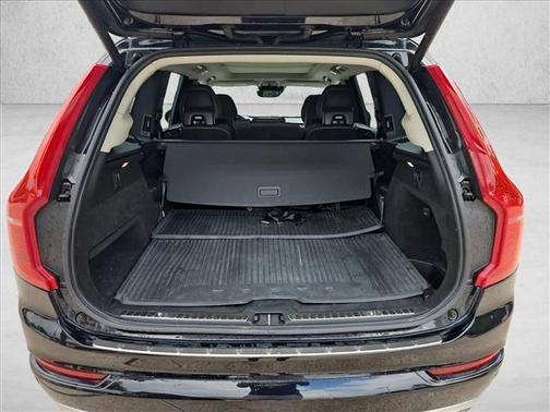 Onyx Black Metallic 2017 Volvo XC90 T6 Momentum