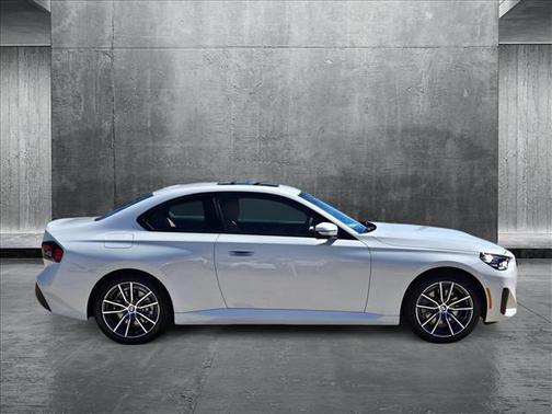 2025 BMW 230 i