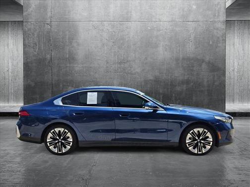 2025 BMW 530 i