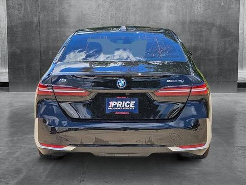 2025 BMW i5 eDrive40