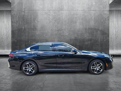 2025 BMW i5 eDrive40