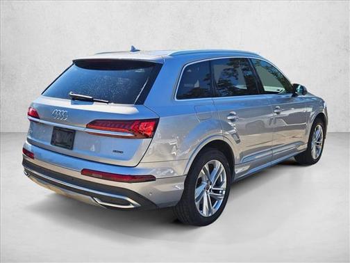 2022 Audi Q7 45 Premium