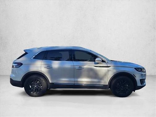 2019 Lincoln Nautilus Select