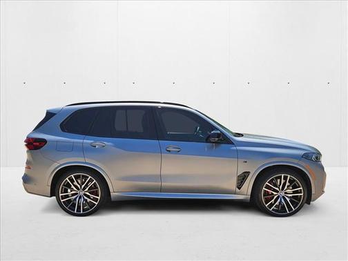 2025 BMW X5 M60i