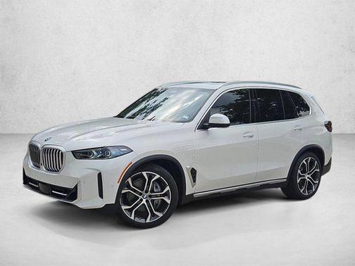 Mineral White Metallic 2026 BMW X5 PHEV xDrive50e