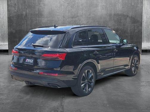 2025 Audi Q7 55 Premium Plus