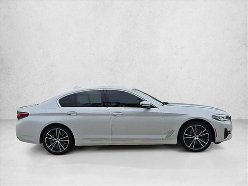 Mineral White Metallic 2023 BMW 540 i