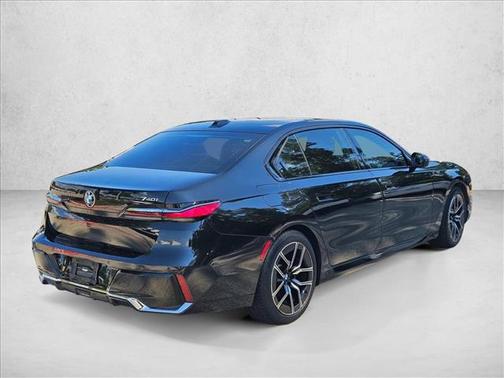 2023 BMW 740 i