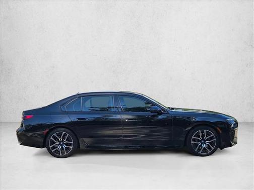 2023 BMW 740 i