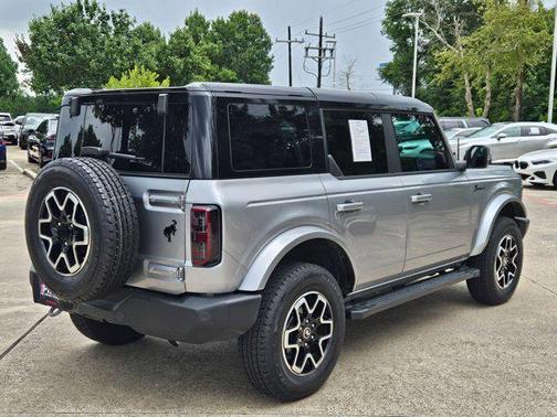 2024 Ford Bronco Outer Banks