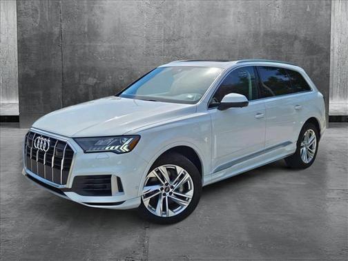 2024 Audi Q7 55 Premium Plus