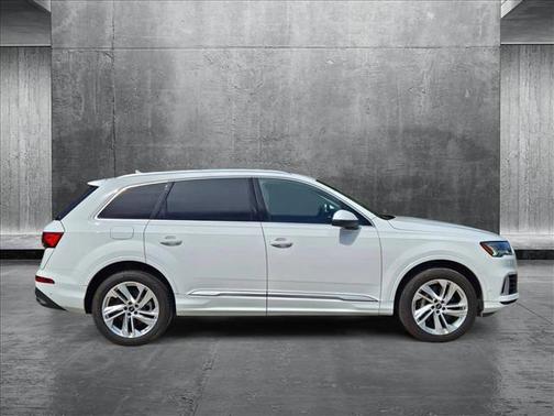 2024 Audi Q7 55 Premium Plus