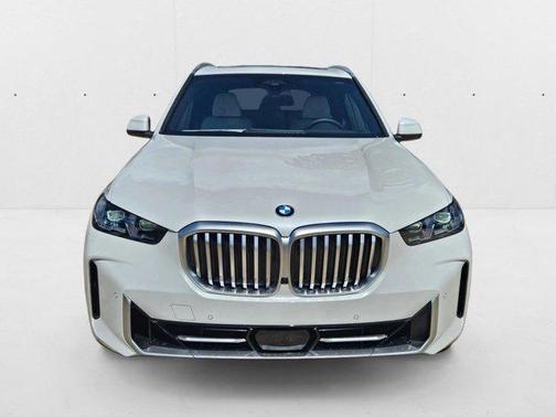 Mineral White Metallic 2026 BMW X5 xDrive40i