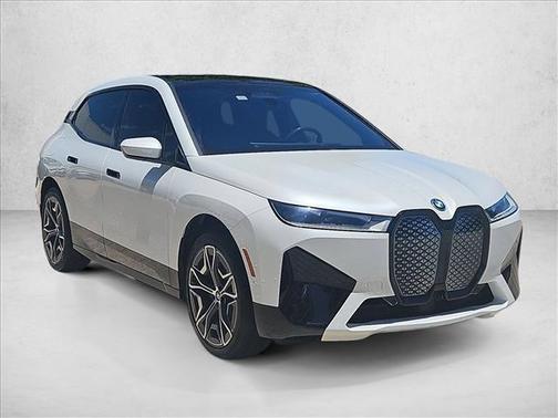Mineral White Metallic 2024 BMW iX xDrive50