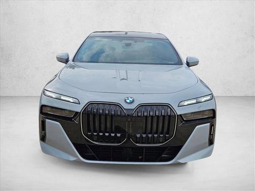 2025 BMW 760 xDrive