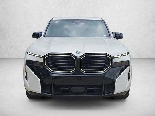 Mineral White Metallic 2025 BMW XM Sports Activity Vehicle
