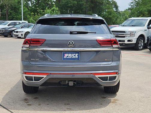 Pure Gray 2022 Volkswagen Atlas Cross Sport 3.6L V6 SEL Premium R-Line