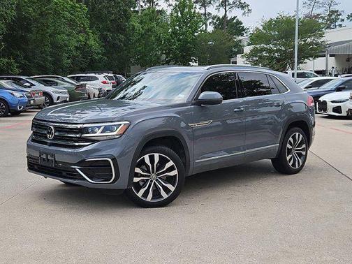 Pure Gray 2022 Volkswagen Atlas Cross Sport 3.6L V6 SEL Premium R-Line