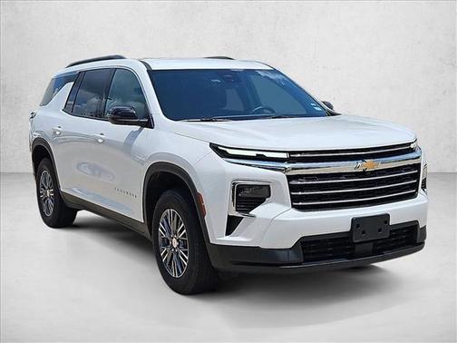 Summit White 2026 Chevrolet Traverse LT