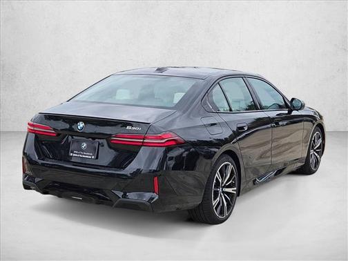 Black Sapphire Metallic 2026 BMW 530 530i