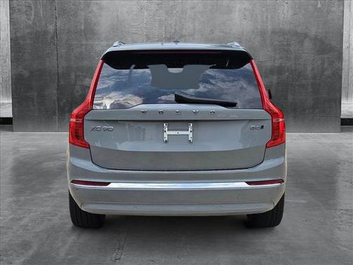 2024 Volvo XC90 B6 Ultimate Bright Theme 7-Seater