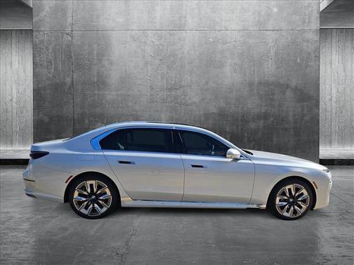 2025 BMW i7 eDrive50