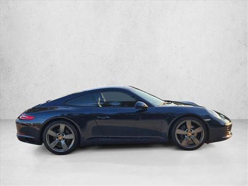 2017 Porsche 911 Carrera
