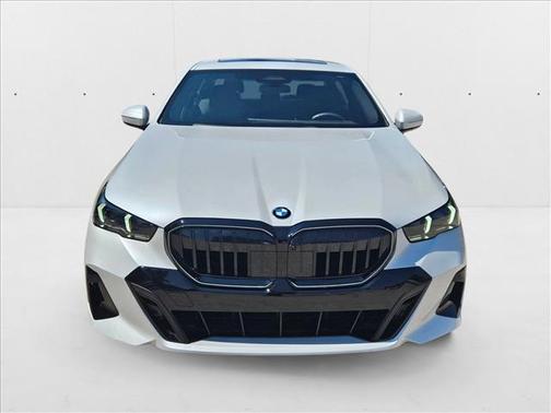2025 BMW 530 i