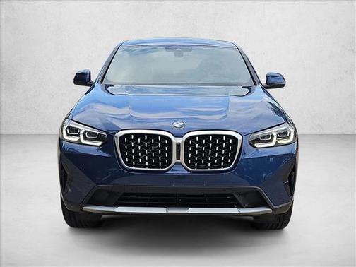 Black 2025 BMW X4 xDrive30i