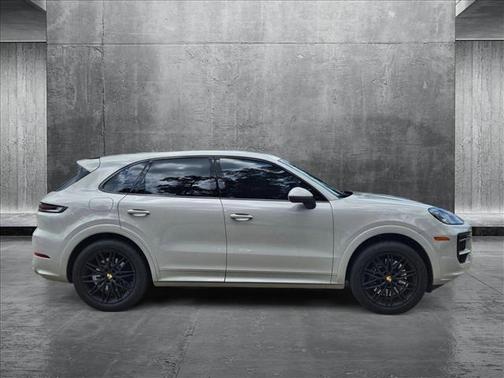 2024 Porsche Cayenne AWD