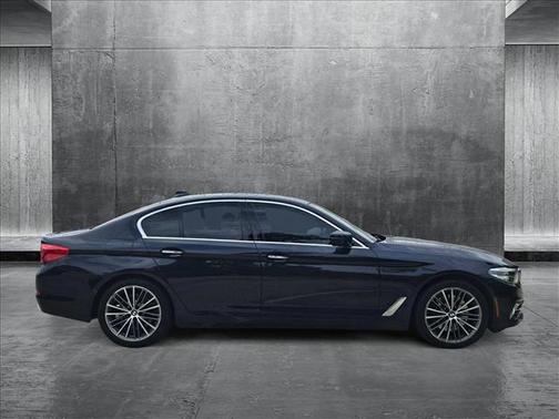 2017 BMW 540 540i