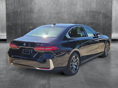 2025 BMW i5 eDrive40