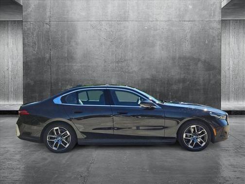 2025 BMW i5 eDrive40