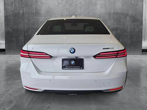 2025 BMW i5 eDrive40