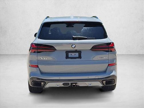 Brooklyn Grey Metallic 2024 BMW X5 xDrive40i